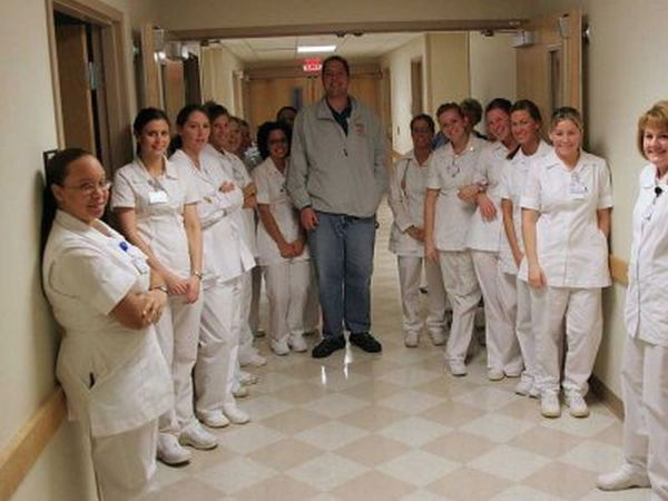 Giornata mondiale degli infermieri, Papa Francesco: “Prova di eroicità”