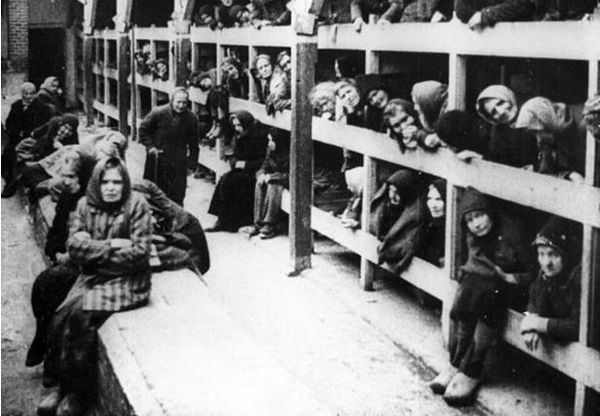 Tutte le bufale sull’Olocausto