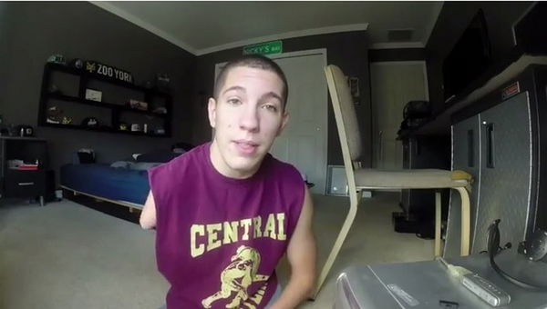 Il ragazzo che diventa attore di The Walking Dead “grazie” al suo handicap (e alla sua simpatia)