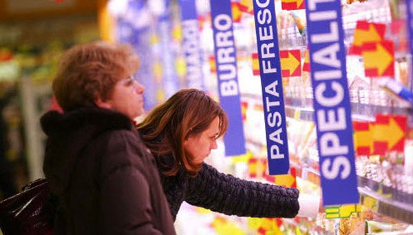 Per gli italiani la crisi non è mai finita. Peggio di noi solo Grecia e Cipro