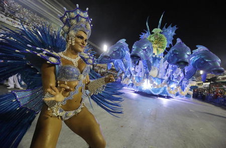 Le donne seminude del carnevale di Rio article-post