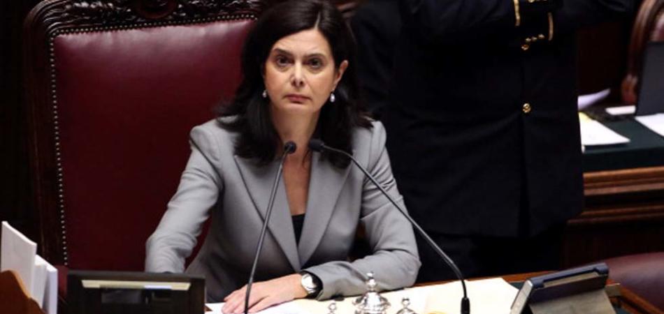 Laura Boldrini Contro Virginia Raffaele Per L imitazione Della Boschi 