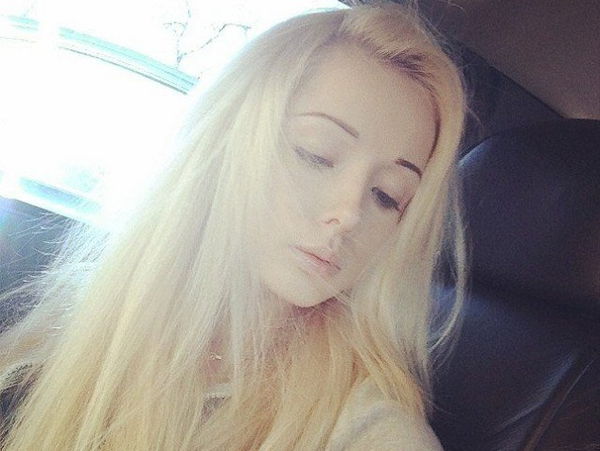 La Barbie umana senza trucco