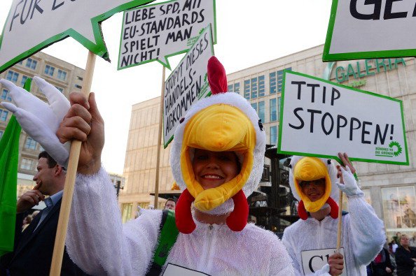 Proteste a Berlino contro il TTIP, JOHN MACDOUGALL/AFP/Getty Images