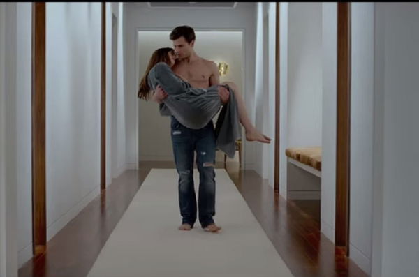Cinquanta sfumature di grigio e le scene di sesso «tutte da rifare»