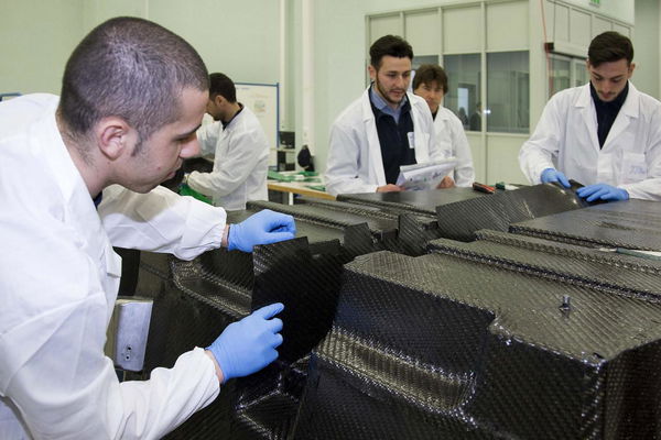 Stipendi diversi: ecco chi guadagna di meno (e chi molto, molto di più)