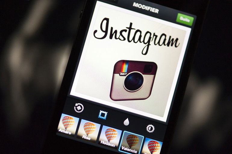 Instagram cancella milioni di finti profili gli utenti