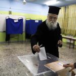 Elezioni Grecia, un prete ortodosso al voto