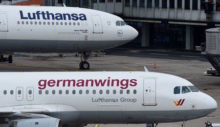 L’Airbus Germanwings tra scie chimiche e raggi laser: dilaga il complottismo article-post