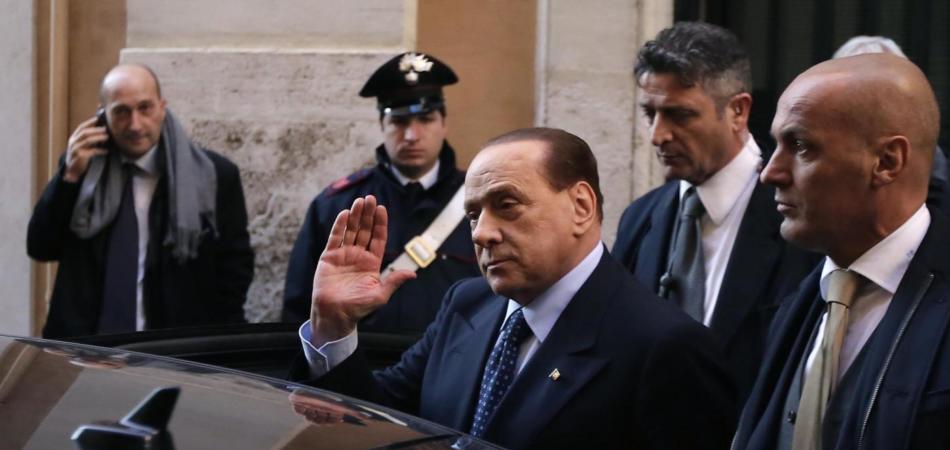 Berlusconi a Tarantini: «Veline in lista e minorenni? due bufale»