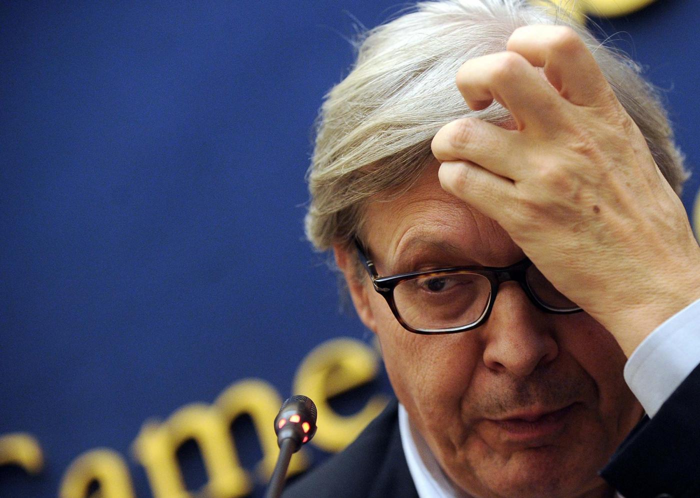 Vittorio Sgarbi Equitalia Gli Pignora Parte Del Vitalizio Giornalettismo
