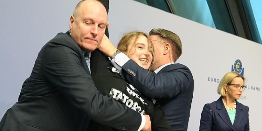 Josephine Witt Mario Draghi