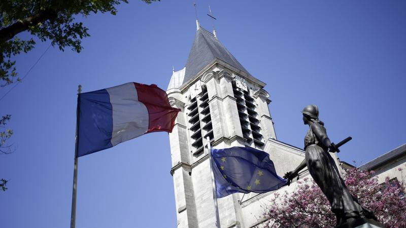 Francia, sventato un attentato ad una o due chiese, arrestato un terrorista algerino di 23 anni