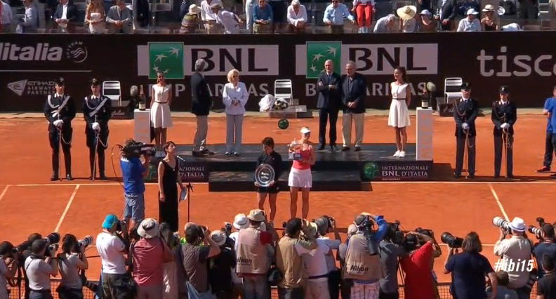 Internazionali Roma 2015 Sharapova vittoria Suarez Navarro coppa premiazione