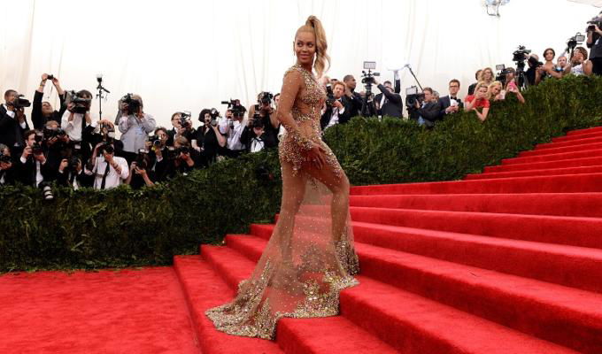 beyonce nuda met gala abito