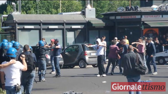 Derby Lazio Roma Scontri Attorno Allo Stadio Olimpico Video Giornalettismo 