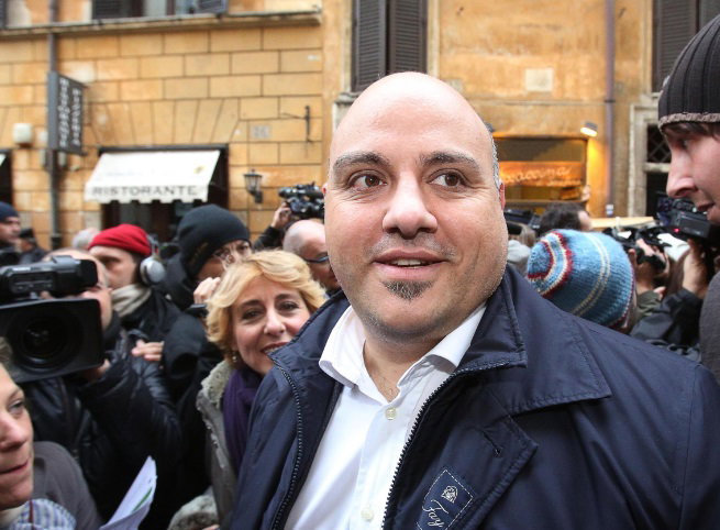 Nico Stumpo (Pd) contro Renzi: «Le primarie? Sbagliato rottamarle. Confonde governare con comandare» article-post