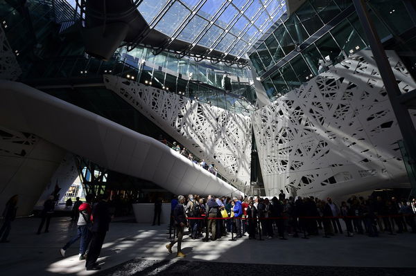 Expo 2015, altro che bamboccioni: le hostess di Padiglione Italia mandate a casa dopo un mese