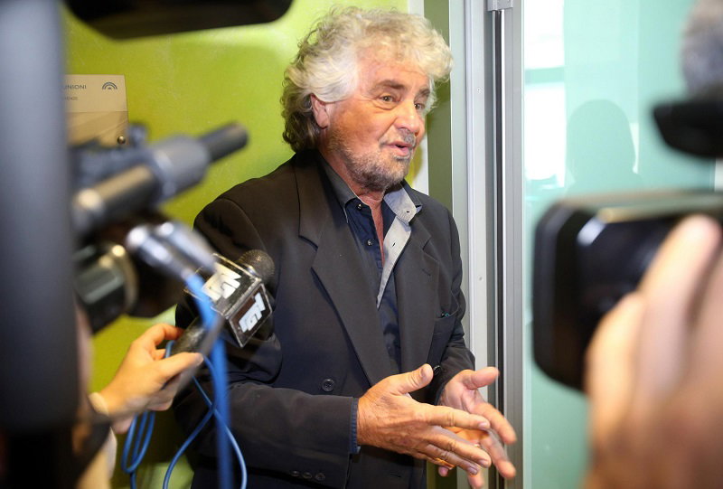 L’Altra Europa con Tsipras: “Beppe Grillo vuole aiutare la Grecia e poi in Europa sta con quelli di Farage” article-post