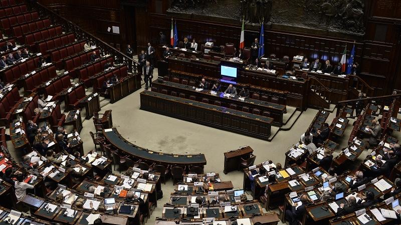 Montecitorio tetto stipendi