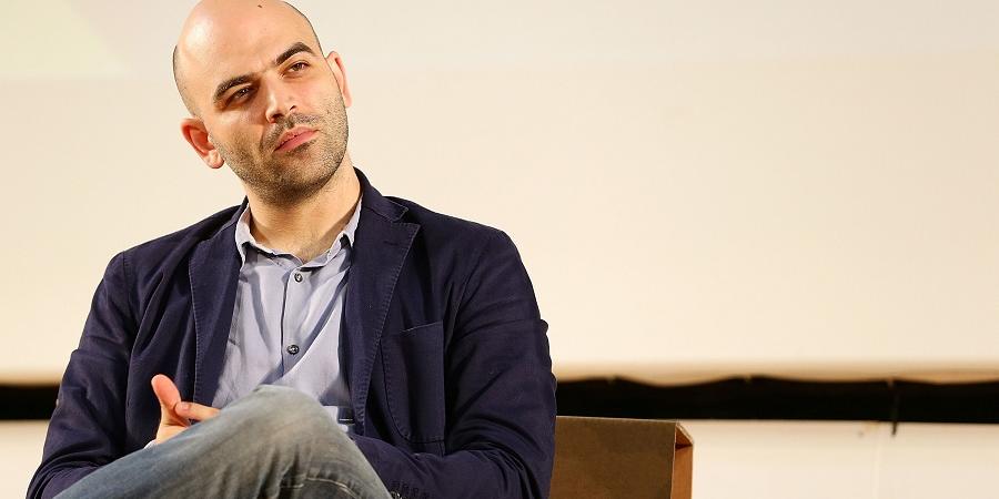 roberto saviano striscione