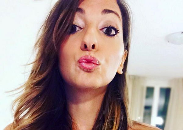 La vera identità di Martina Dell’Ombra: «Si chiama Federica Cacciola e… non è di Roma Nord»