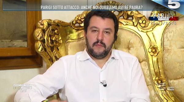Domenica Live e Parigi sotto attacco: Twitter si ribella (no, non è stata oscurata o interrotta)