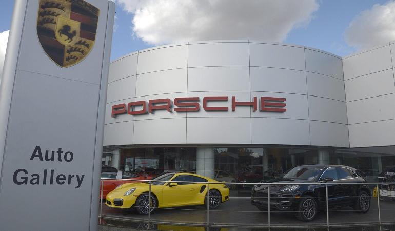 Porsche cayenne vendite bloccate