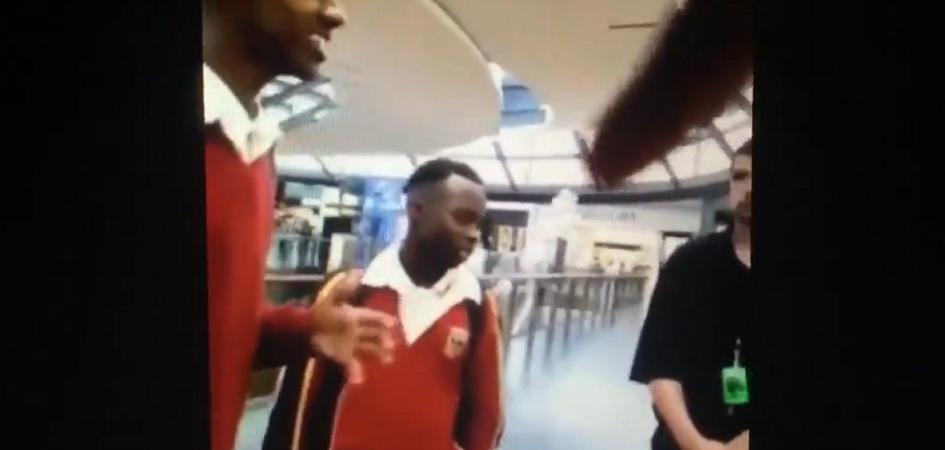 apple store melbourne razzismo