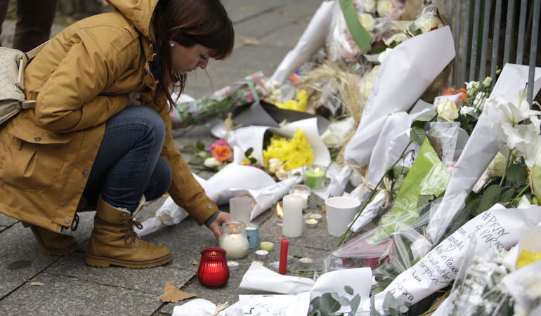 parigi sotto attacco