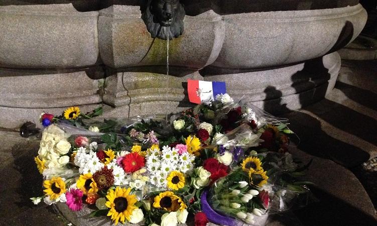 parigi sotto attacco
