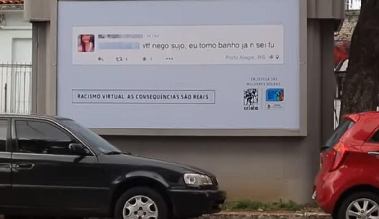 I commenti razzisti sui cartelloni pubblicitari