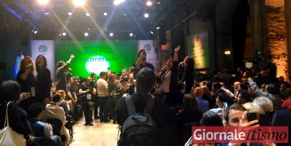 leopolda karaoke azzurro