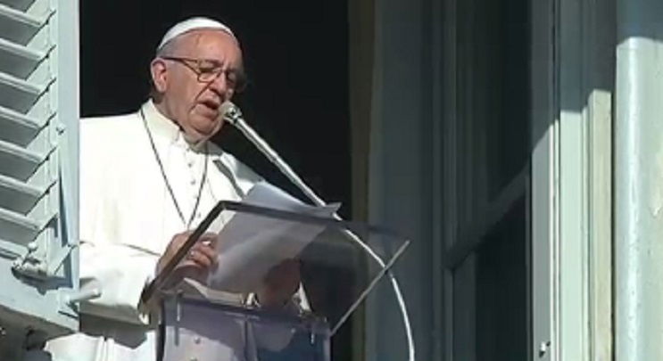 papa francesco chiesa rughe