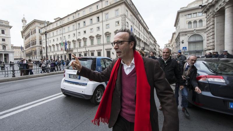 Roberto Benigni contromano