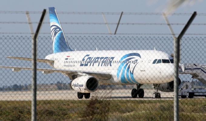 aereo egitto dirottato