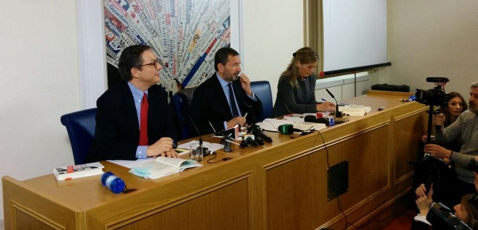 Ignazio Marino presenta 'Un marziano a Roma'