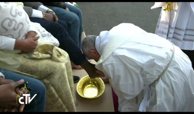 Papa Francesco Lavanda piedi