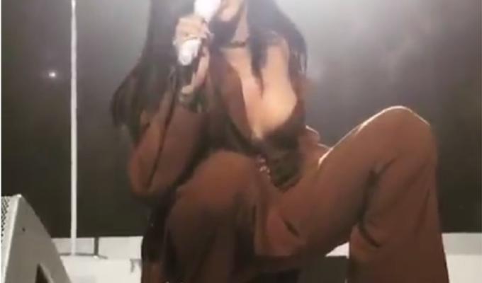 rihanna microfono fan video
