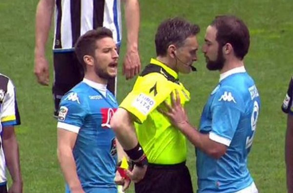 Higuain, ecco perché potrebbe passare da 4 a 2 giornate di squalifica