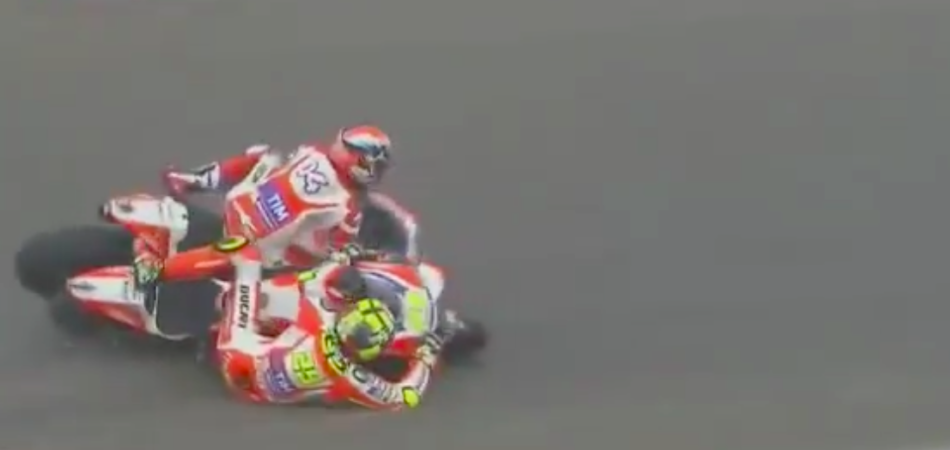 VIDEO INCIDENTE TRA LE DUCATI DI DOVIZIOSO E IANNONE