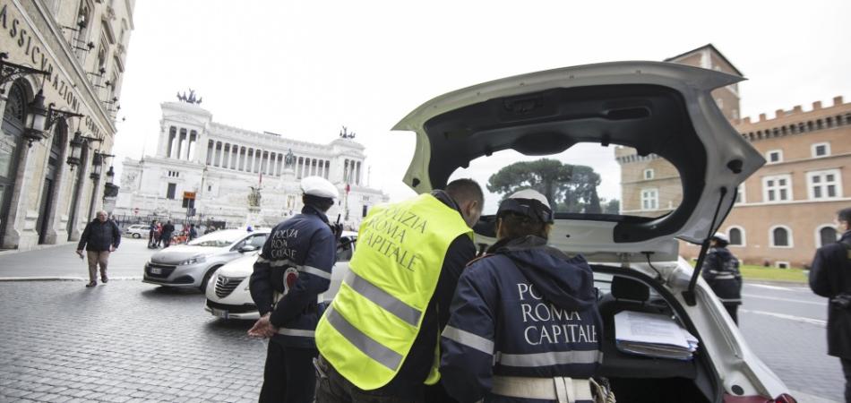 blocco auto roma 10 aprile 2016