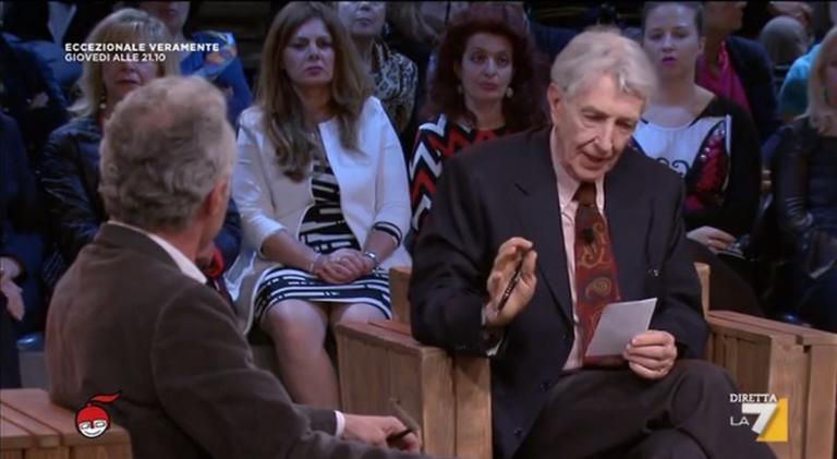 Stipendi Rai, l’attacco del M5S a Corrado Augias: «Moralizzatore di sinistra con il portafoglio a destra»