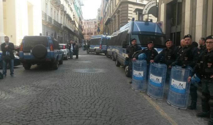 napoli scontri
