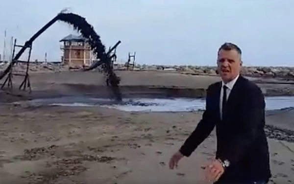 La storia del video-choc sullo sversamento di petrolio a Marina di Grosseto. Ma quello non è petrolio