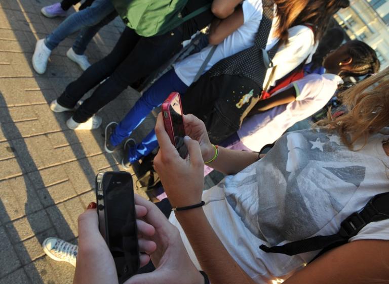 «Lavati, puzzi», bulli deridono un compagno disabile e pubblicano il video