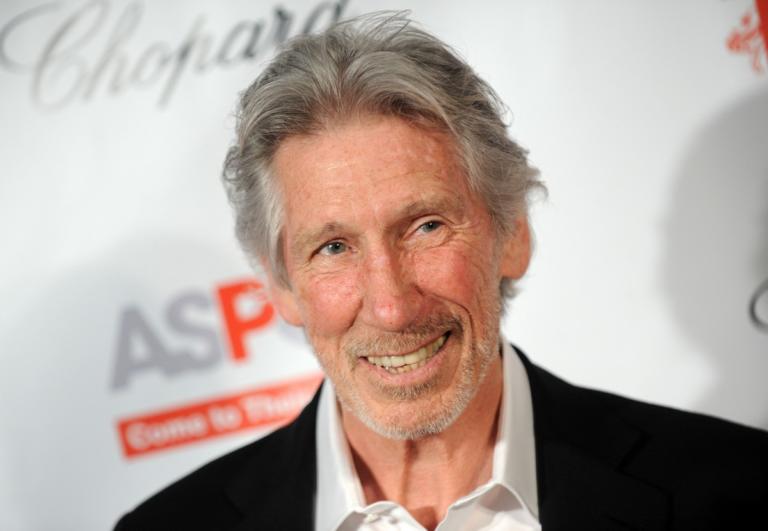 Roger Waters sull’arresto di Assange: “Un’intimidazione globale. Mi vergogno di essere inglese”