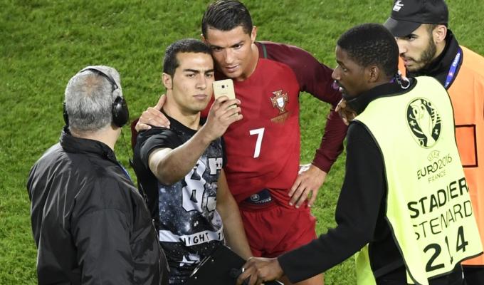 Cristiano Ronaldo selfie