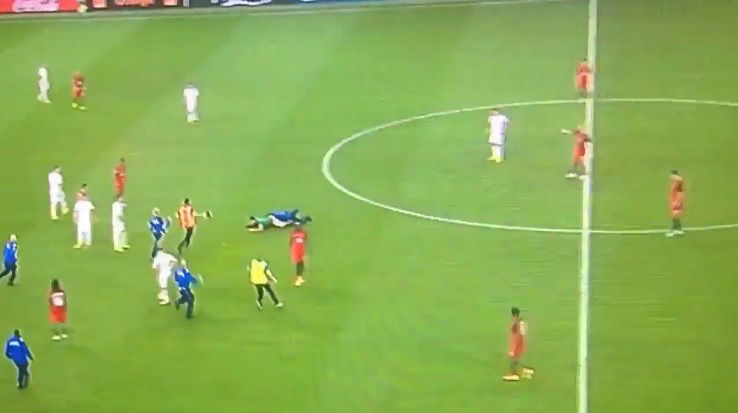 POLONIA-PORTOGALLO INVASIONE DI CAMPO VIDEO