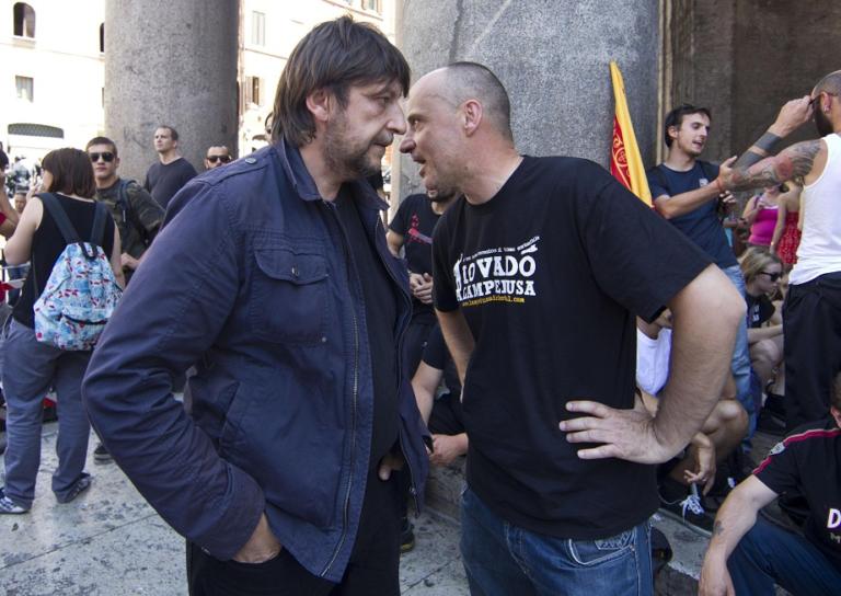 I reati commessi da Luca Casarini sono tutti legati alla sua militanza